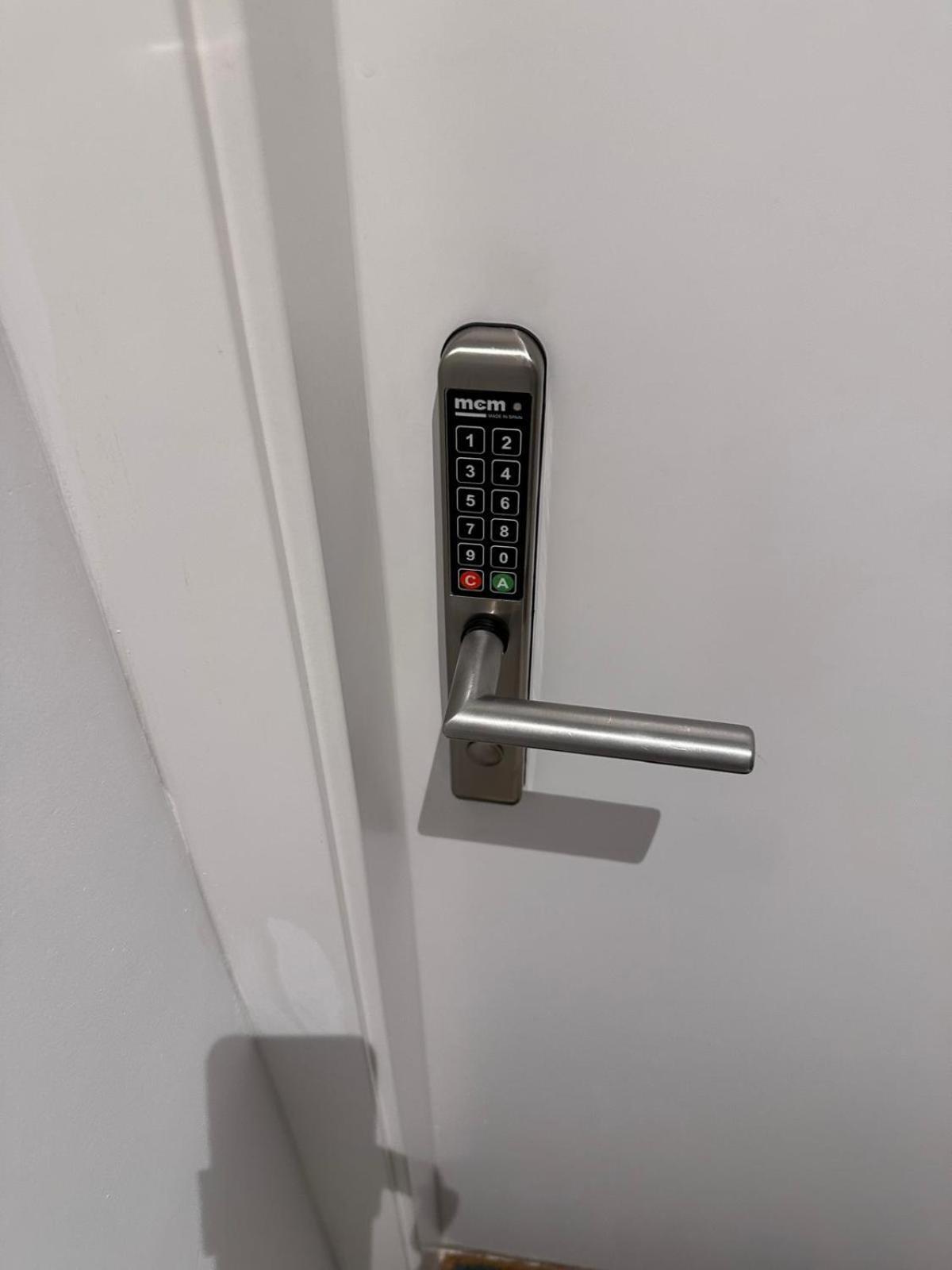Lotus Suites Alicante Exteriör bild